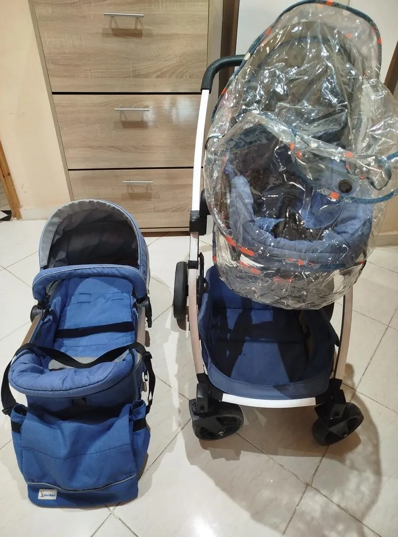 Poussette marque Mon Bébé
