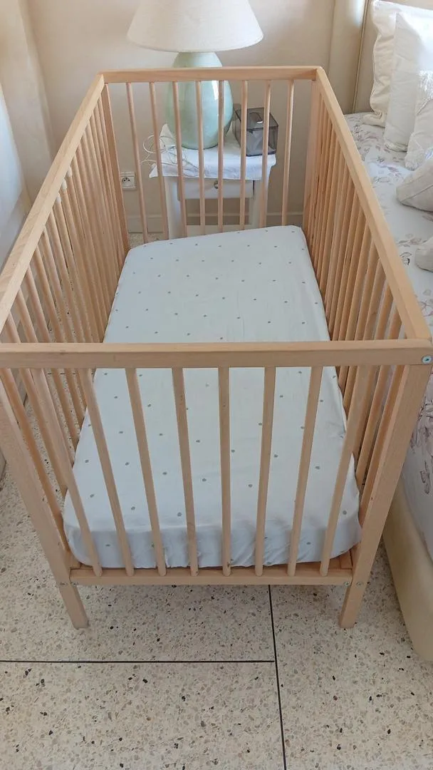 Lit bébé 1.20m*0.60m . Matelas