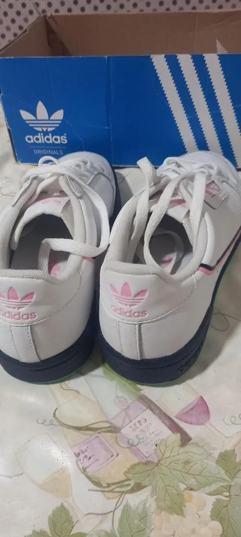Baskets femme Adidas (40)