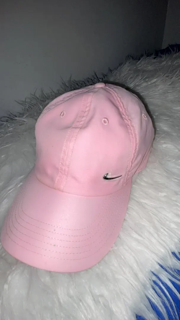 Casquette Nike Heritage 86 Rose – Logo Métallique
