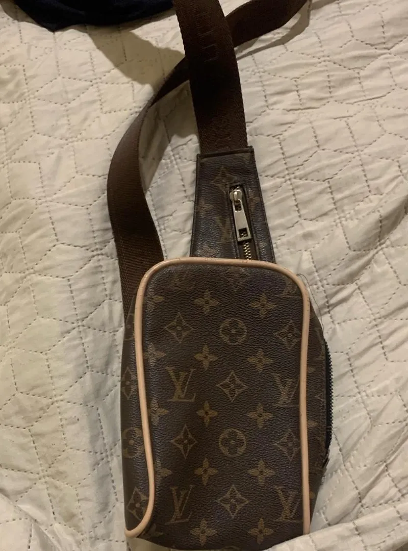 Pochette Louis Vuitton