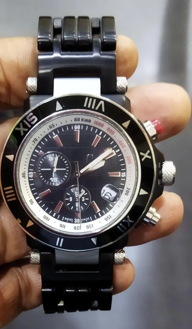 Lot 2 Montres (Gc Swiss et Fossil)