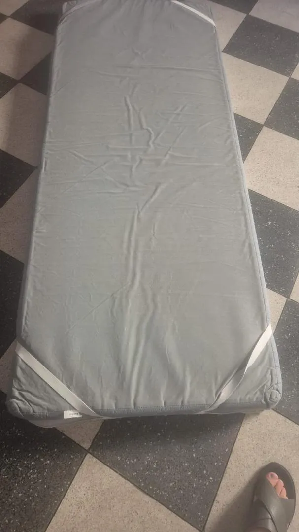 3 matelas IKEA une place