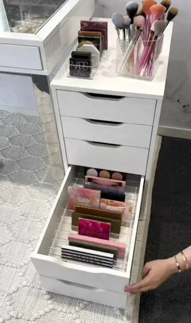 Commode 5 tiroirs en Promotion