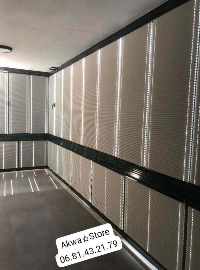 Store plissé