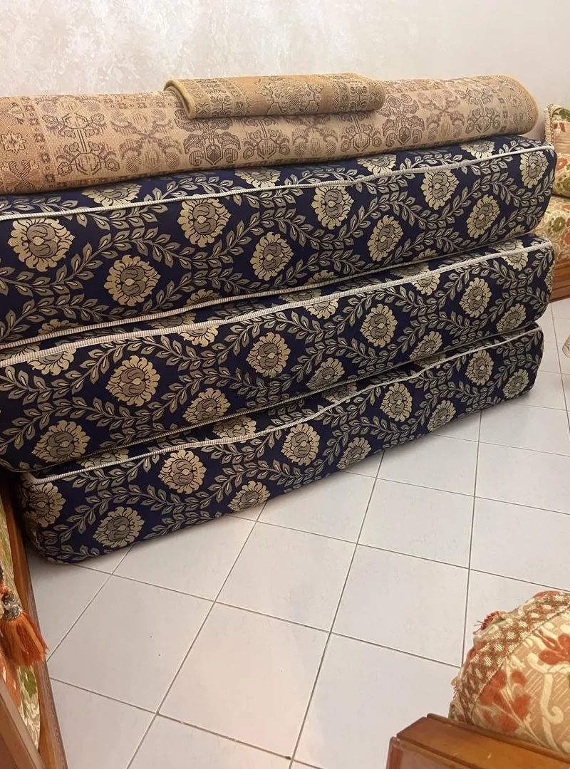 3 couettes et tapis grand et petit