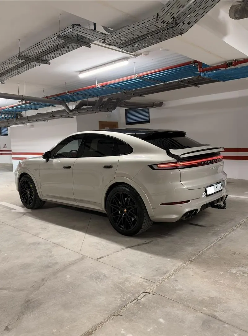 Porsche Cayenne coupé sport design