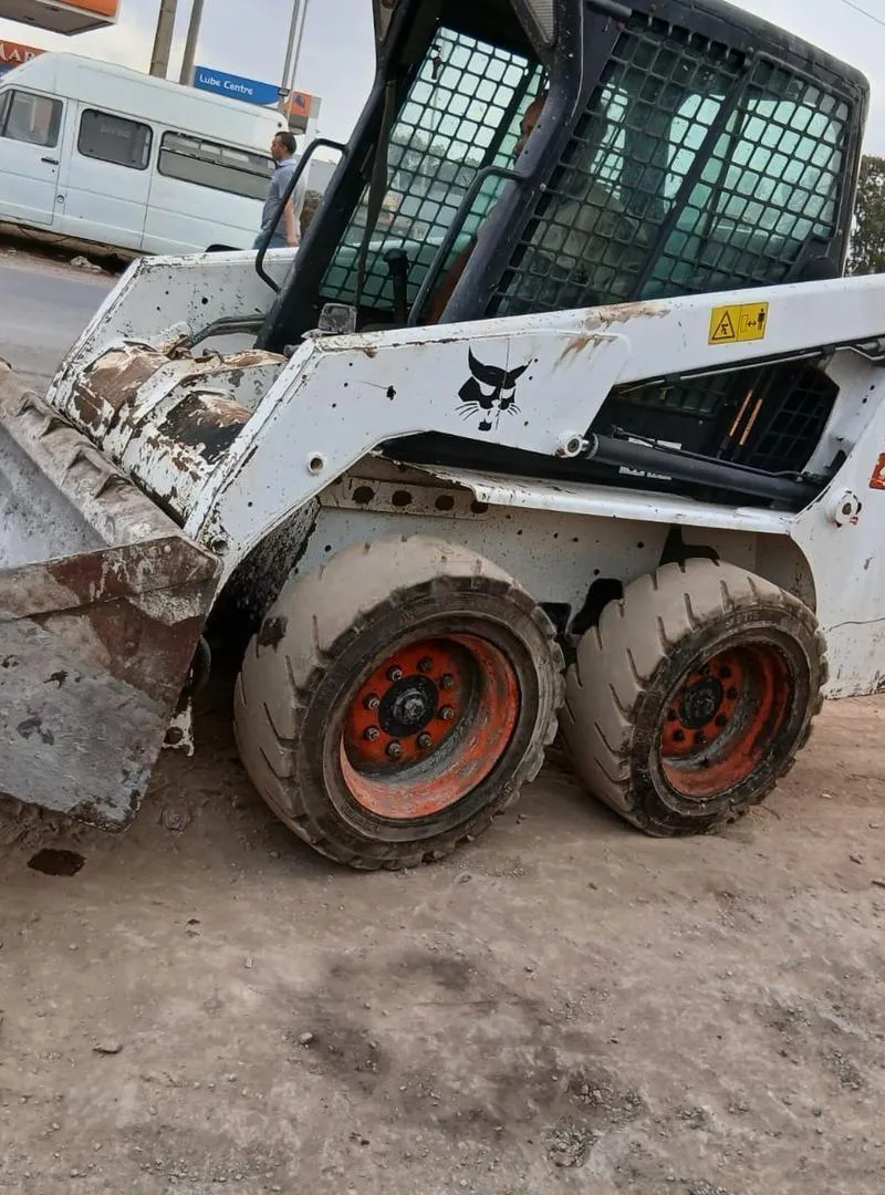 Diwan jedida 2003 / Bobcat S130 modèle 2004 / 2007
