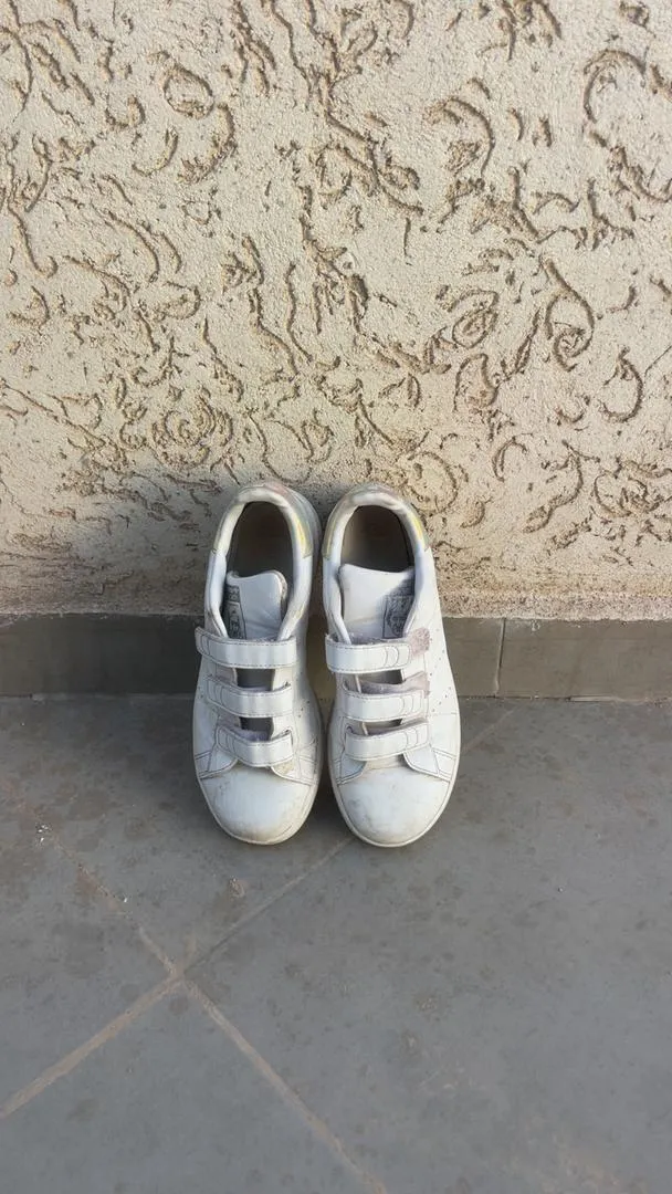 Chaussures Adidas pour filles originales 35