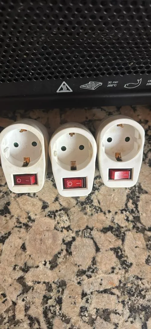 Interrupteurs lumineux neufs en quantité