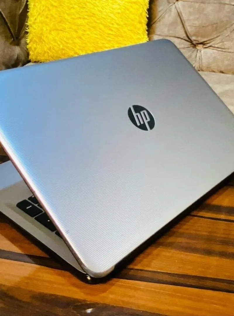 HP professionnel RAM 8 disque SSD batterie 4h