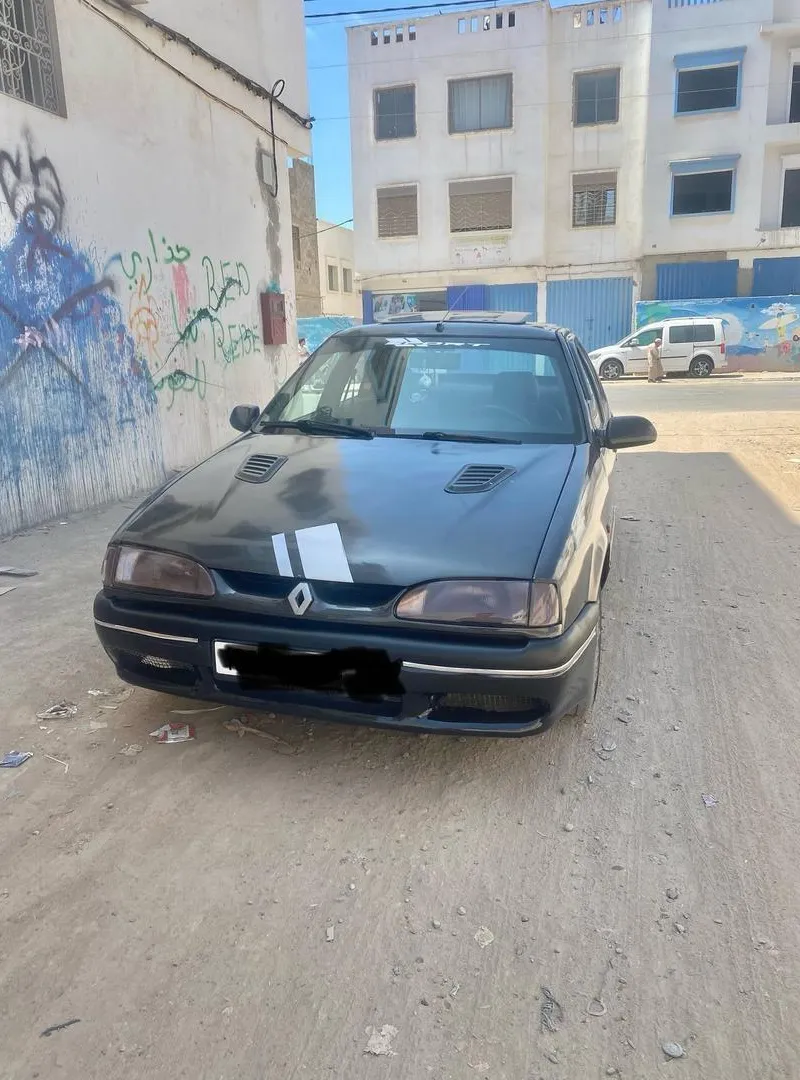 Renault 19 encore propre