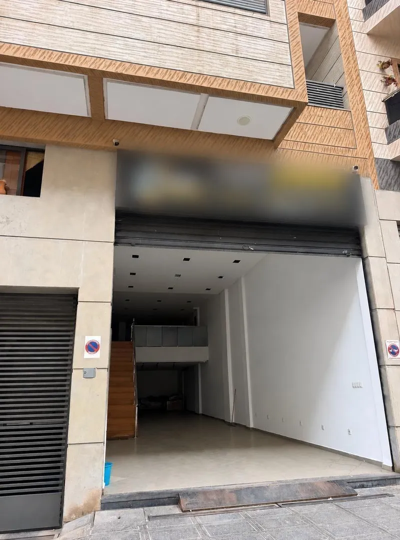 🏢 Magasin à vendre à Roches Noires