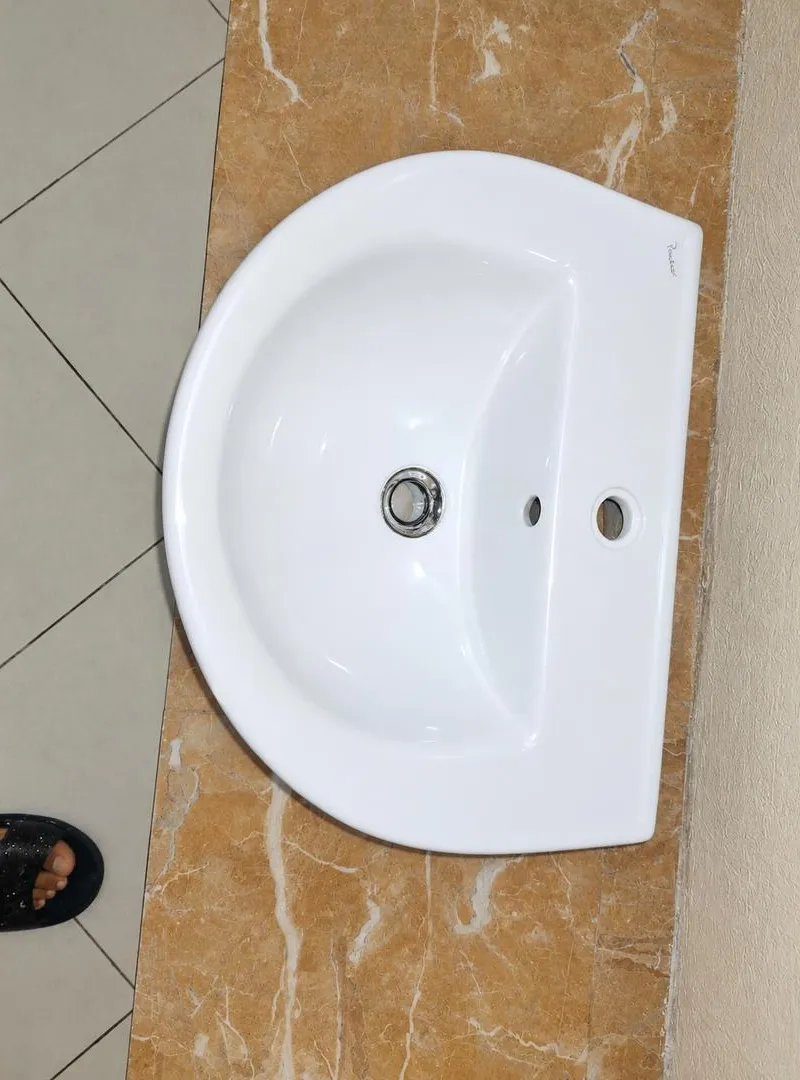 Le lavabo est encore neuf