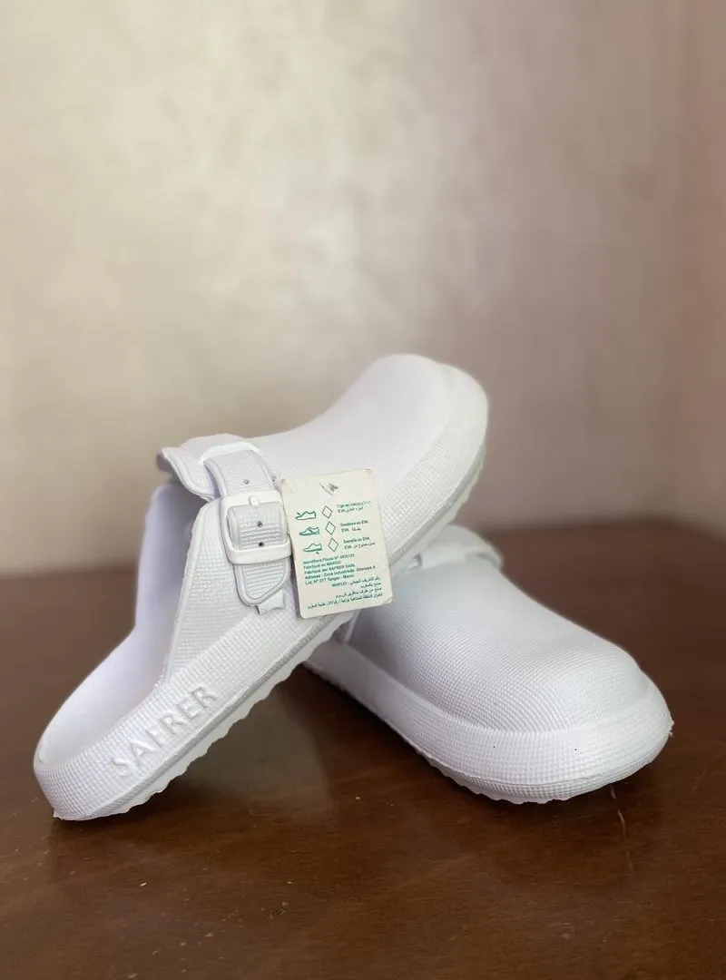 Sabots blancs SAIRER – Pointure 42 –