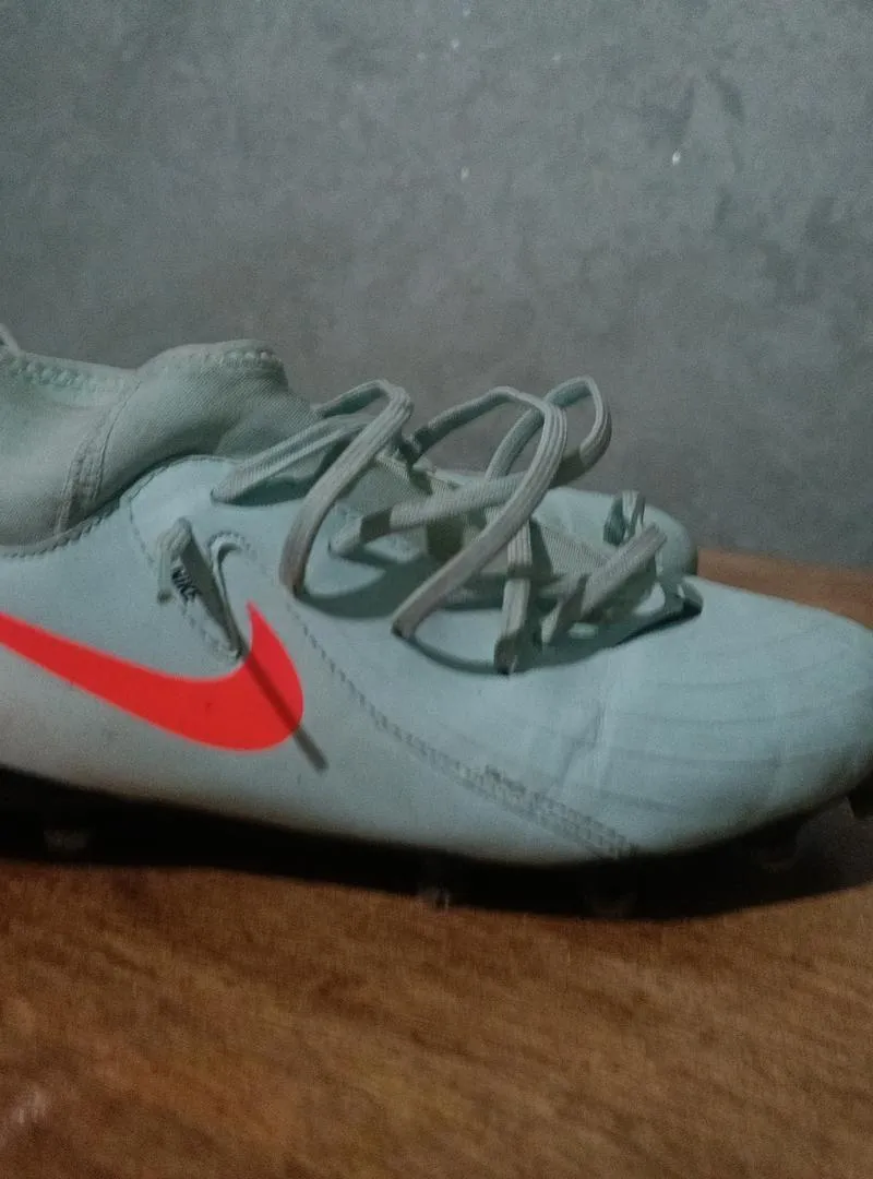 Godasse Nike phantom pro à vendre Taille 38