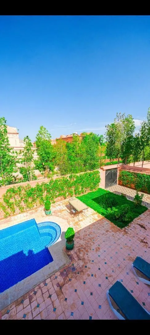 Villa à louer à la journée. Prix selon personnes et durée