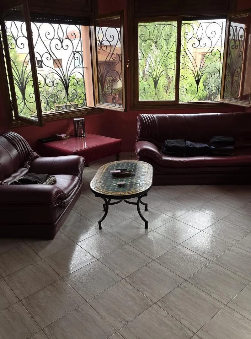 2 salons en cuir en bon état