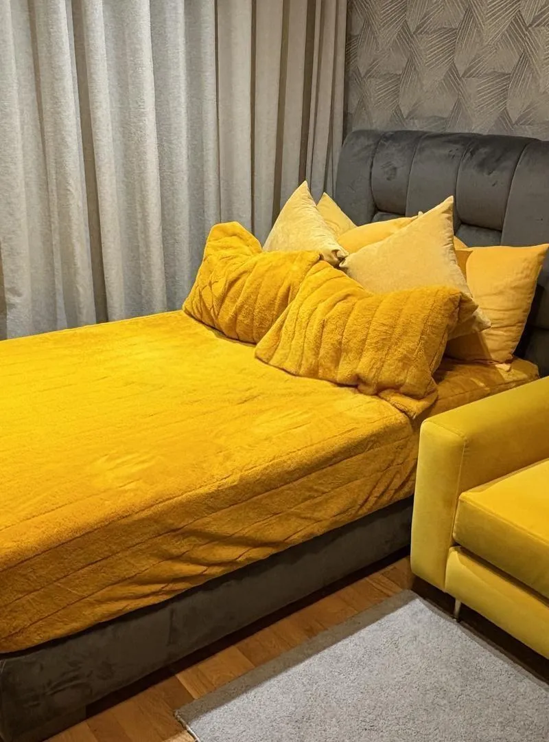 Lit avec Matelas à vendre en excellent état