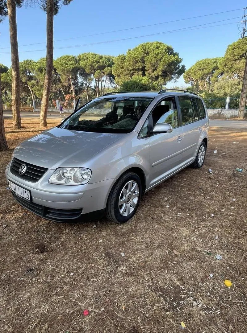 Volkswagen Touran 2006 excellente état à vendre à Tanger