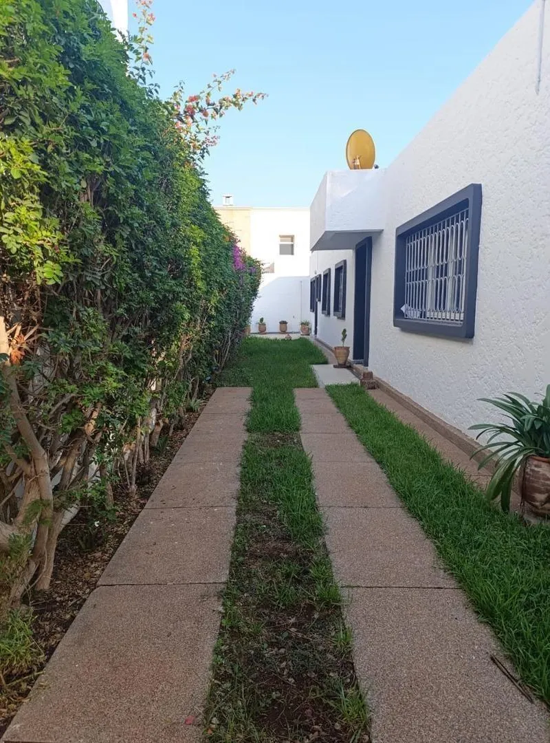 Villa, à louer