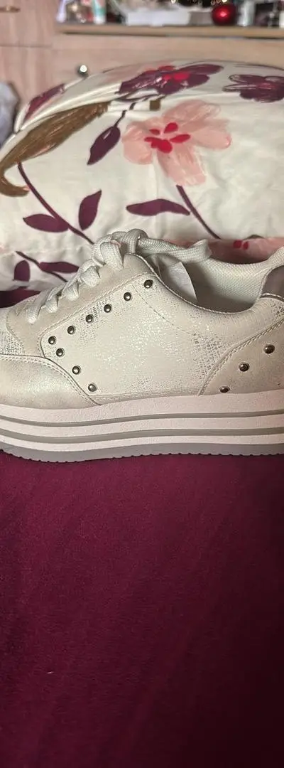 Vêtements pour femmes comme neufs et à prix raisonnable