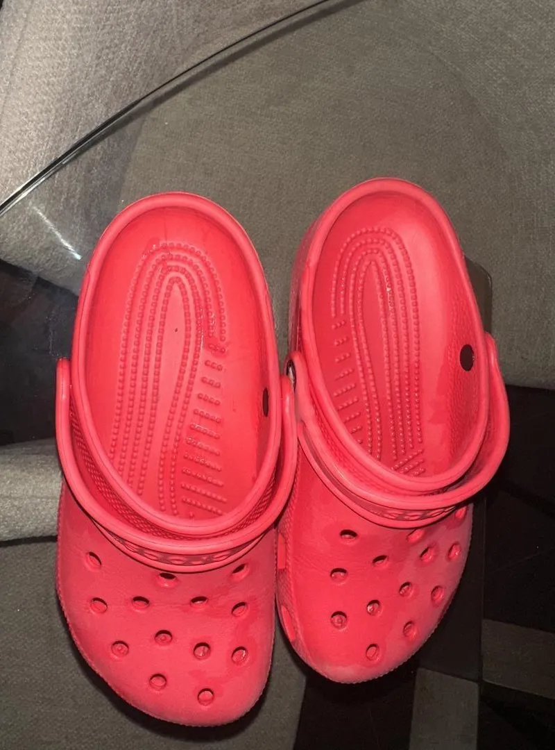 Crocs qui viennent du Canada