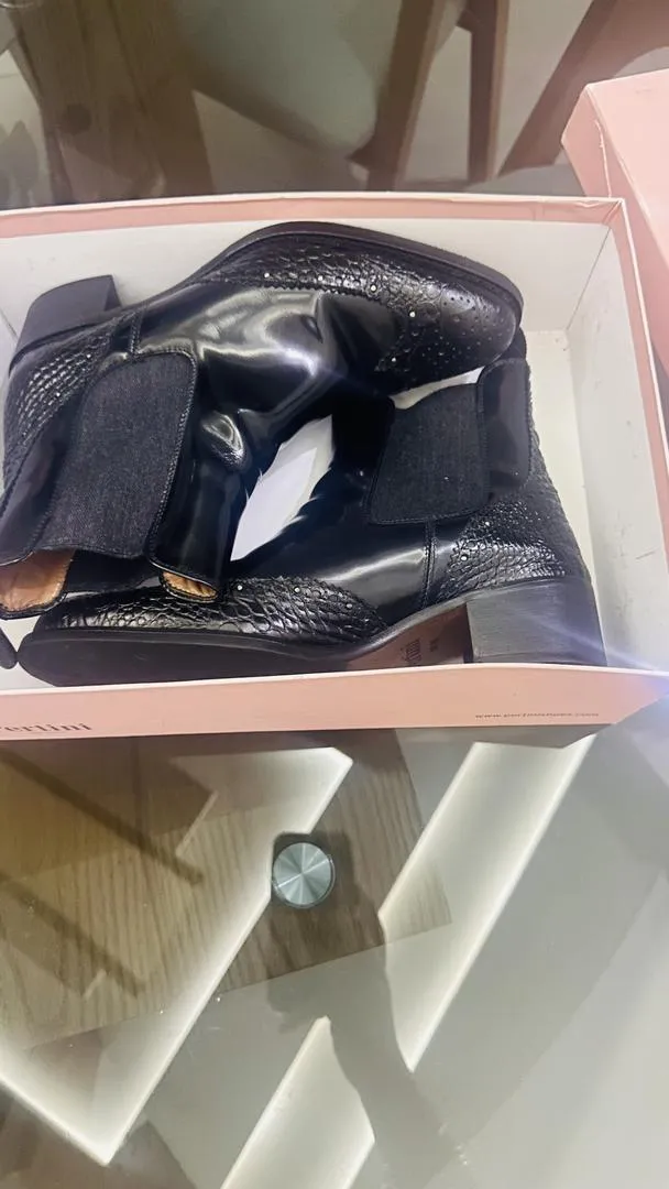 Bottines Pertini originales Espagne pointure 38.5 noir verni
