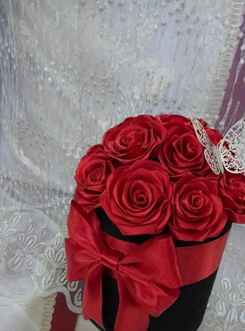 Roses en satin
