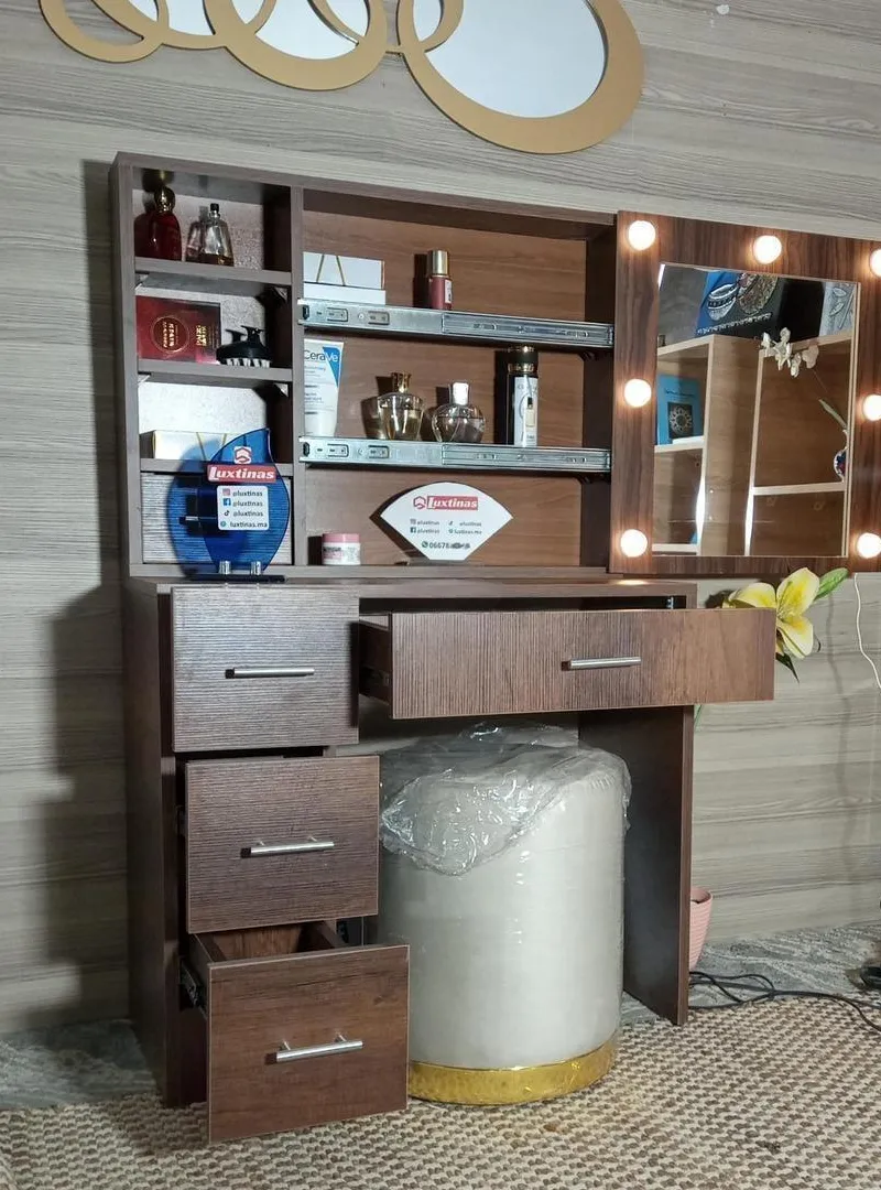 Coiffeuse moderne