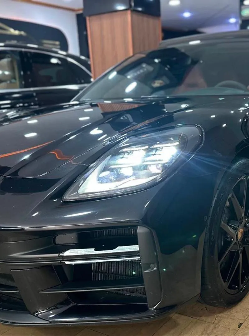 Porsche Panamera 4 E-HYBRIDE
